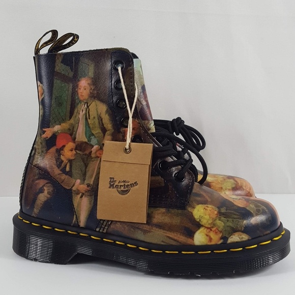 Dr. Martens Other - Dr. Martens Rare Hogarth Renaissance Pascal Boot 5